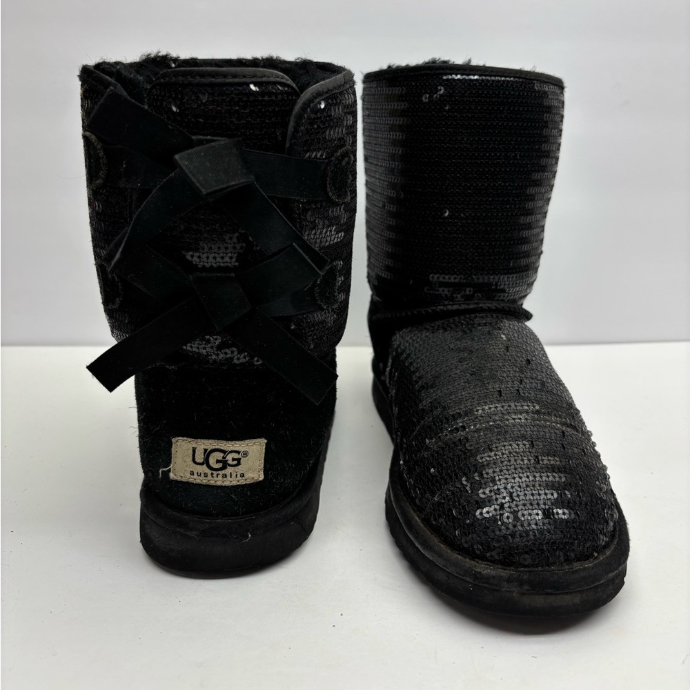 UGG Women's Black Sequin Classic Short Boot, size 6, box 35
